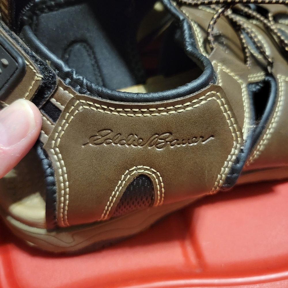 Like new eddie bauer men's sandals